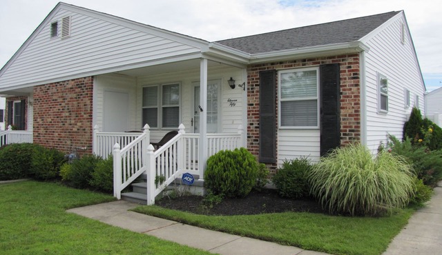 Fully Renovated 3 BR/2 bath home - Now booking for 2025!