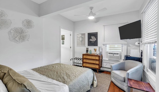 Fully Renovated Ocean Grove Queen Suite #2