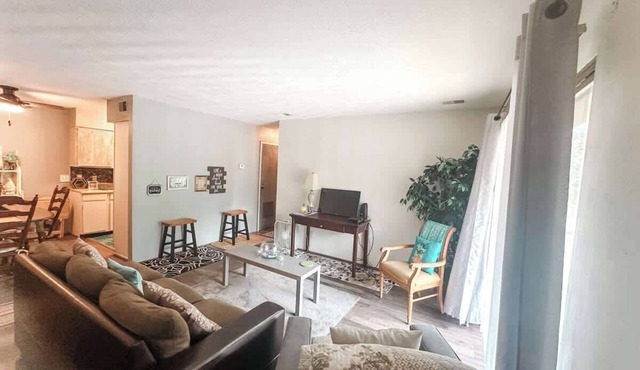 Gated Complex, King, Gym, Third Floor