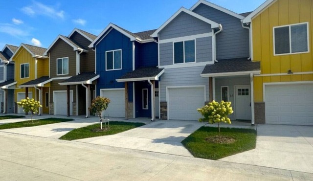 Gated Townhome Pet-Friendly Gym Office