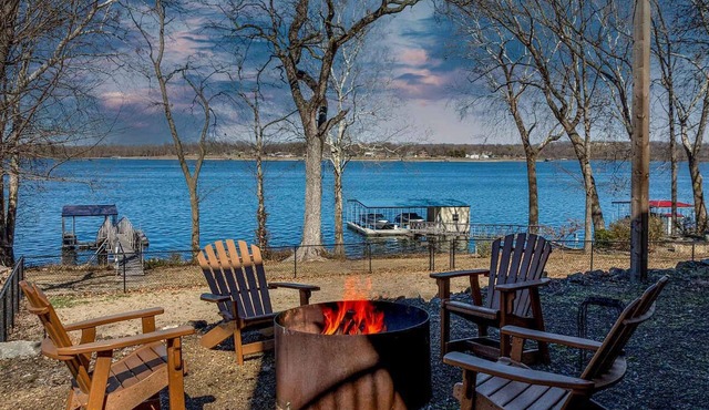 Gilead Grand Lakefront Family Retreat!