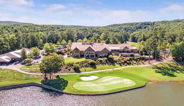 Golf + Fishing + Boating, Perfect 2 bedroom + Loft in Big Canoe, Sleeps 6-8