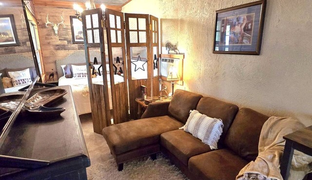 Gorgeous Container for a Romantic Getaway on a Ranch with Incredible Views in Gainesville, Missouri in Gainesville