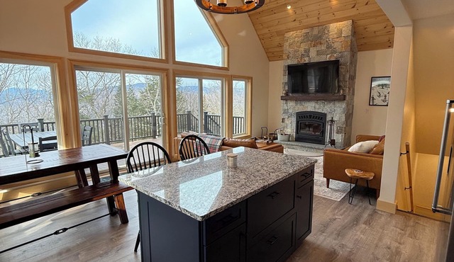 Gorgeous Mountainside Chalet in Jackson, NH
