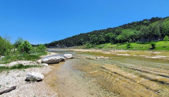 Great Escape - Riverfront Wimberley Retreat with Pool, Hot Tub & Game Room in Wimberley
