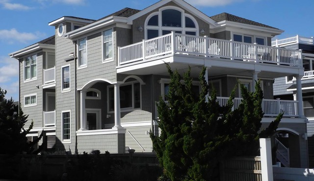 Great location with beautiful ocean and bay views
