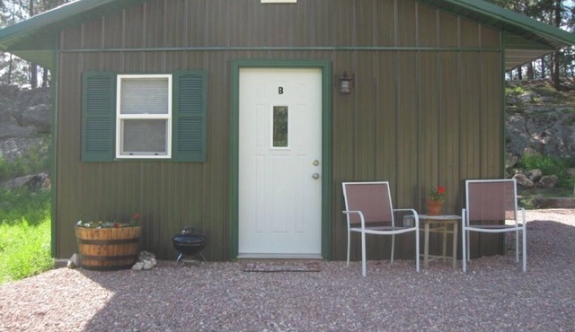 Great Quiet Location! Close to all the Attractions.