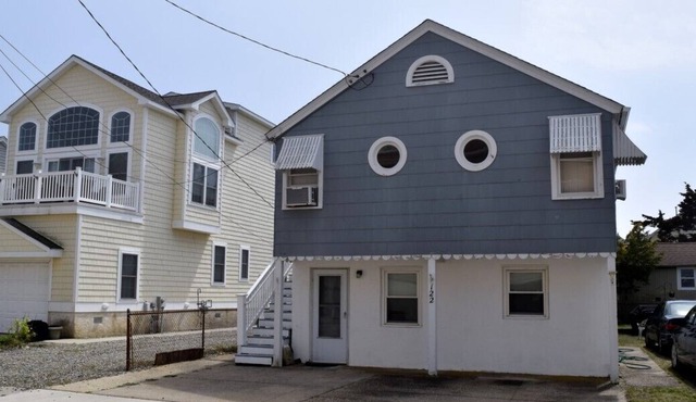 Great Townsend Inlet Beachblock location 1st floor of duplex.