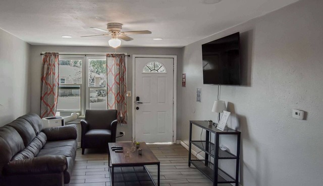 Great Updated King Bed Near Denver Sports field and concerts