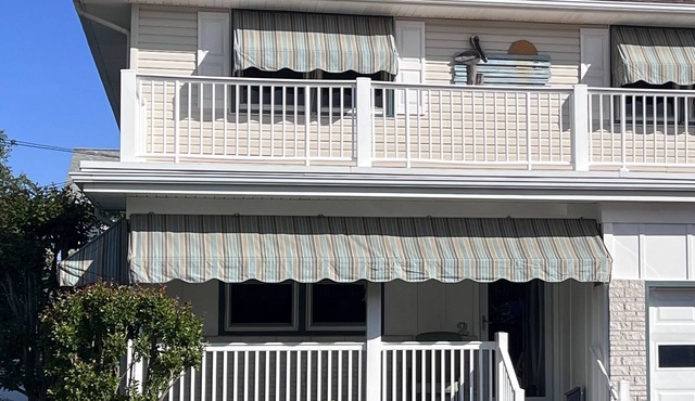 "Greetings from Asbury" O.C. Gardens - 2 BR 2 Bath Sunny Corner Breezes