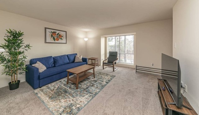Grove 2216 · Cozy 1 Bdrm 2 Beds Columbia Apt