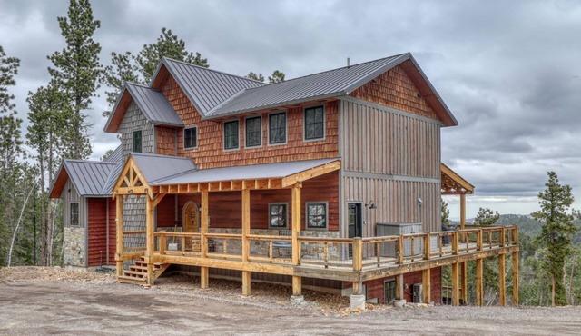 Happy Hour Hideaway - Mountaintop views!