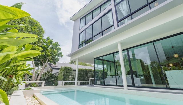 Harmony Exclusive Villa, Bang Tao Phuket in Choeng Thale