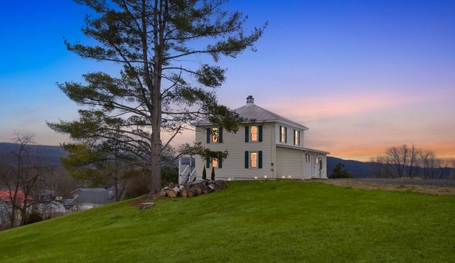 Heishman Historic Hillside Home 4 Bedroom Home