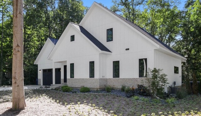 High-End Modern Farmhouse Relaxation in Saugatuck - Close to Downtown