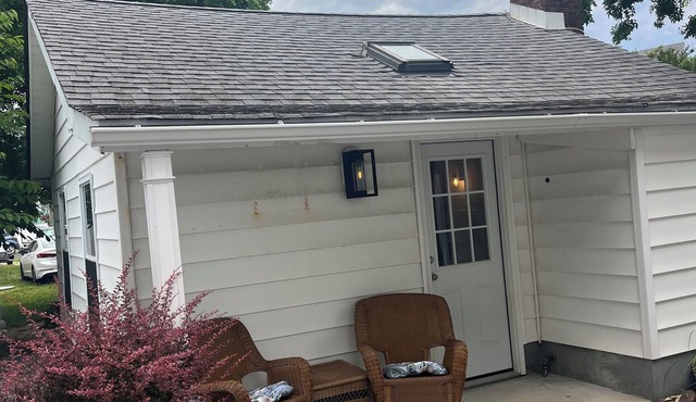 Highlands cottage across the street from Proving Ground and Twin Lights Marina