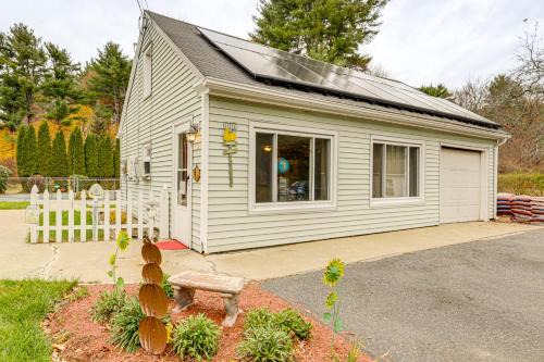 Hike & Explore Western Mass: Peaceful Studio in Palmer