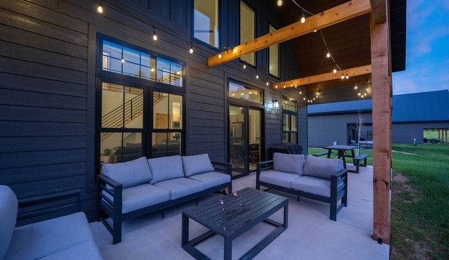 Hills Hideaway - 3 BD Cabin