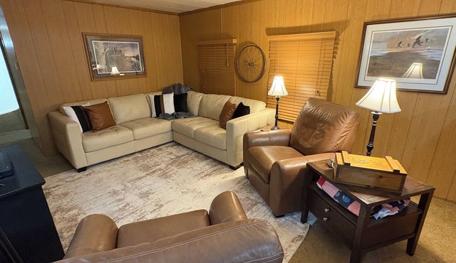 Hillside Street Lodge