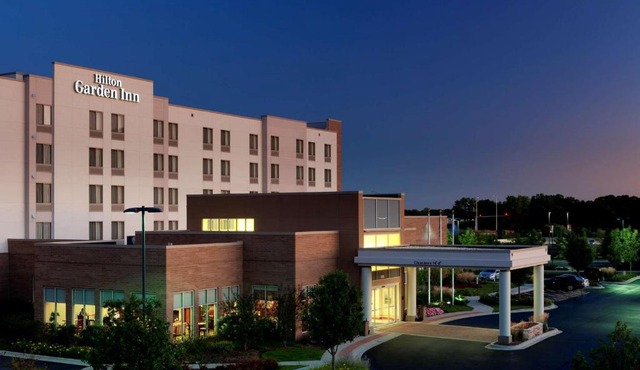 Hilton Garden Inn Lake Forest Mettawa