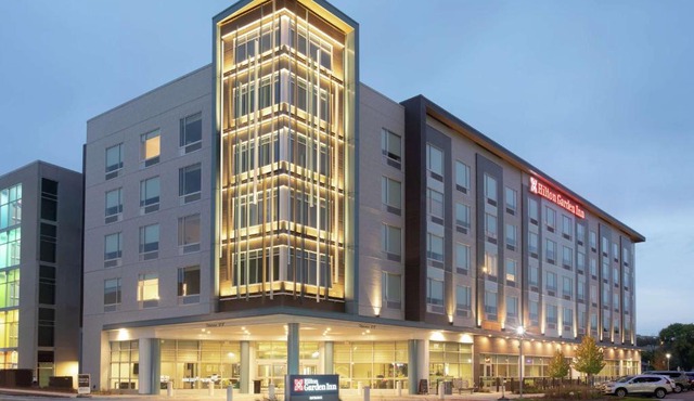 Hilton Garden Inn Omaha Aksarben Village