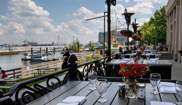Hilton Philadelphia at Penn's Landing
