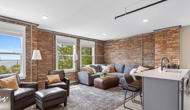 Historic Brownstone Apartment, Heirloom Vacations