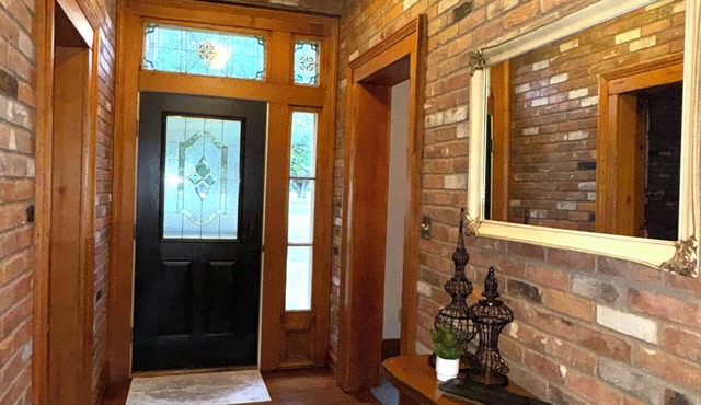 Historical House of 7 Gables. 3-bedroom/4 beds, sleeps up to 8