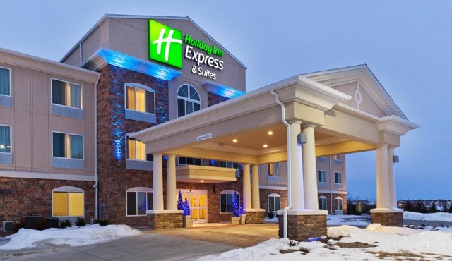 Holiday Inn Express & Suites - Omaha I - 80 by IHG