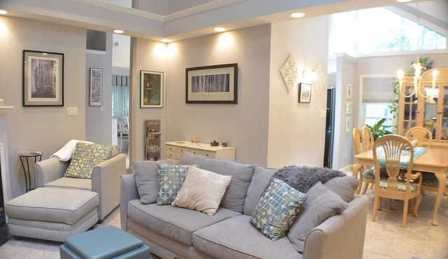 Home Away From Home, pet friendly retreat!