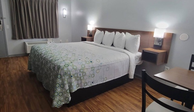 HomeTowne Studios By Red Roof Egg Harbor–Atlantic City Airport