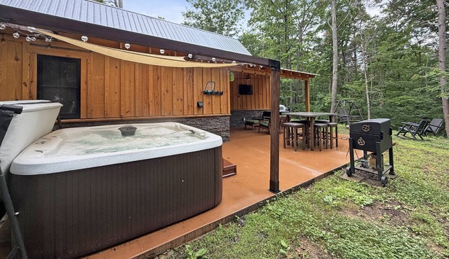Hot Tub - Fireplace - Firepit - Putt Putt Golf - 2 mi to Cloudland Canyon - 6 mi to McLemore