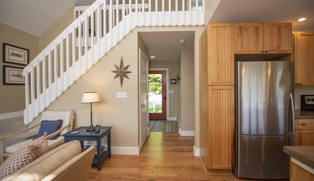 Immaculate Waterfront Cottage - Activities Galore for the Entire Family