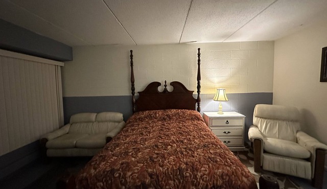 J-E Hotel & Suites