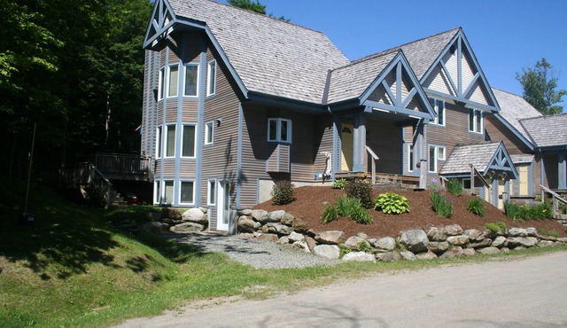 Jay Peak Resort - Luxury ski-in/ski-out, electric car friendly, 5-bedroom/4-bath
