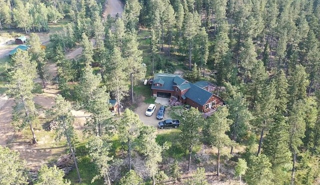 JR's Hideaway- Secluded Cabin on 3.5 acres in Northern Black Hills