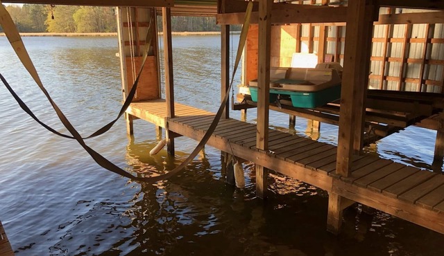 Keepin' It Reel: Waterfront, 2-Slip Boathouse, EV, Tankless, Park 5 Boats