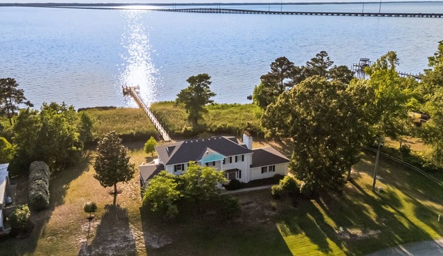 KH4240: Magnolia Sound | Colonial Style | Sound Front | Hot Tub