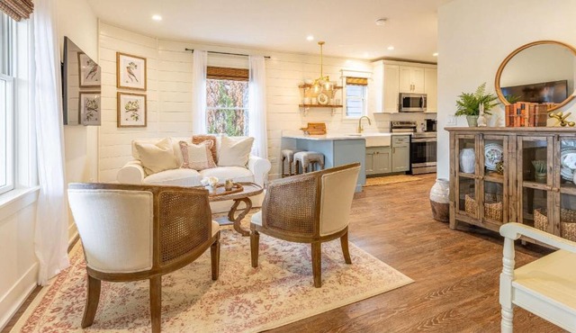 Kildahl House - Boutique Farmhouse Suite #1