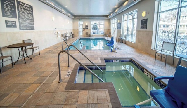 King Studio w/Kitchen, Pool & Free Parking | Near Mayo Clinic Campus