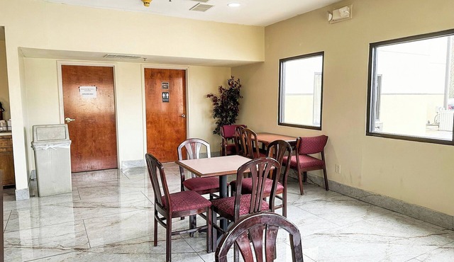 King Suite Retreat in Rome | Relaxing Stay Near Downtown Dining & Shopping