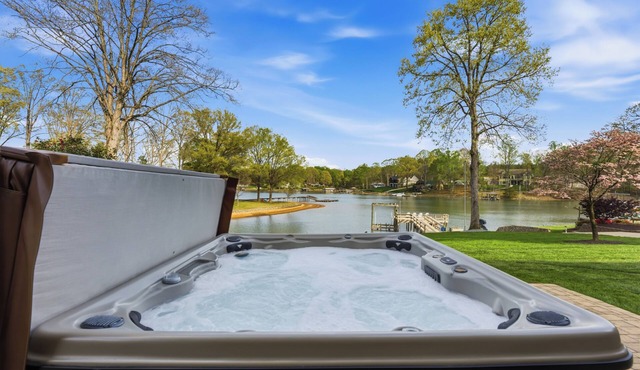 Kool Breeze by AvantStay | Boat Ramp + Hot Tub