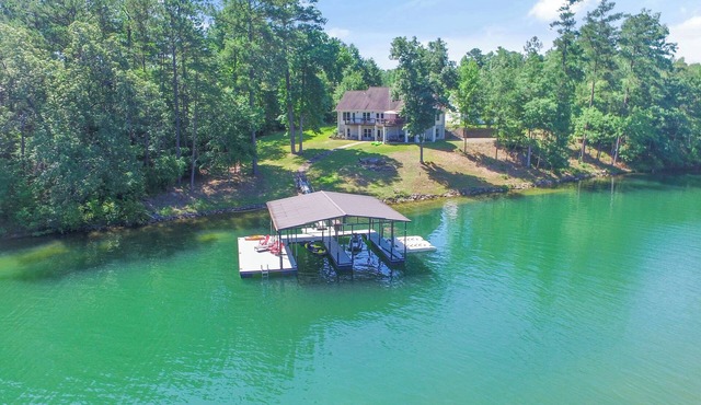 L & L Lodge - Six bedrooms! Pet-Friendly!