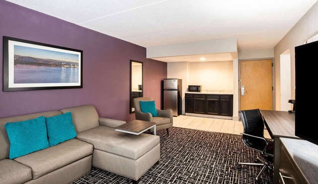 La Quinta Inn by Wyndham Davenport & Conference Center