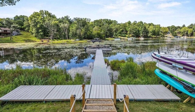 Lake Front! Firepit! Private Dock! Water Toys! in Waupaca