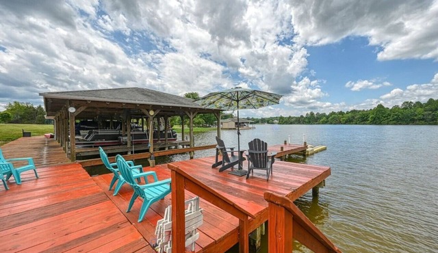 Lake Life with All The Views