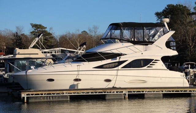 Lake Murray Luxury Yacht Staycation