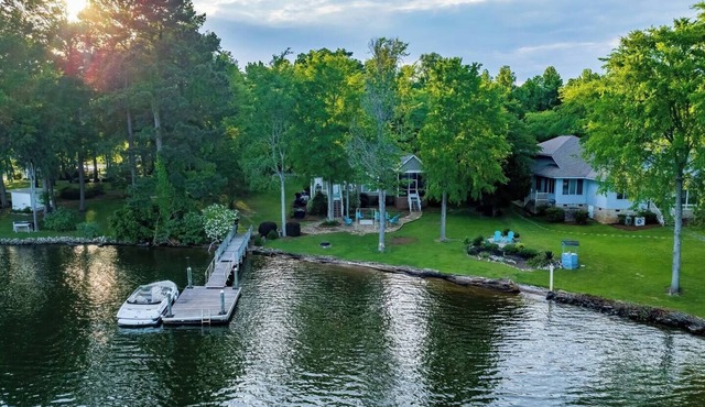 Lake Murray waterfront | 4BR | Dock | Serene