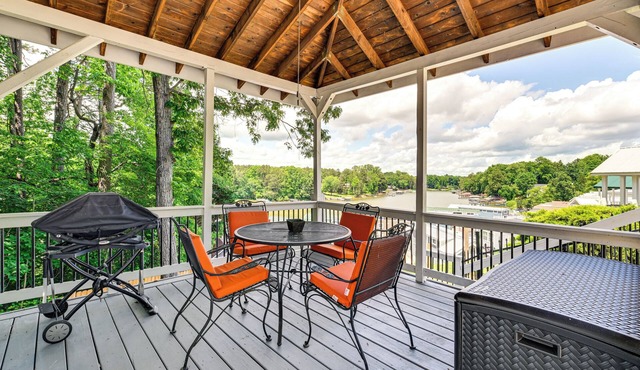 Lake Norman Cabin w/Pool Access & Deck