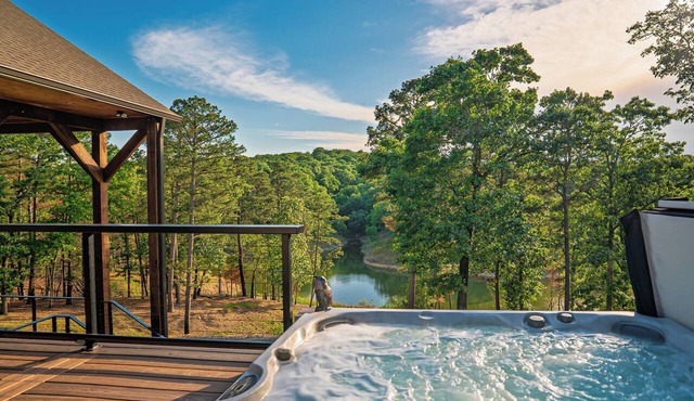 Lake Views, Big Deck, Hot Tub, Fire Pit, Game Room